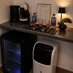 La - Self Check-in