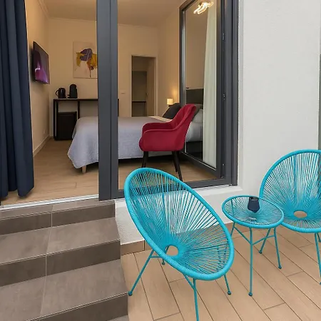 Hotel La - Self Check-in