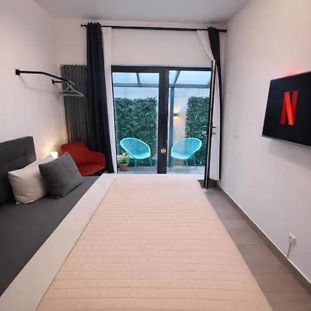 La - Self Check-in Hanau