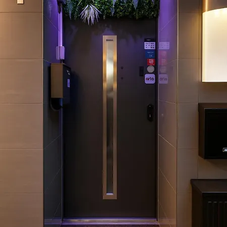 Hotel La - Self Check-in