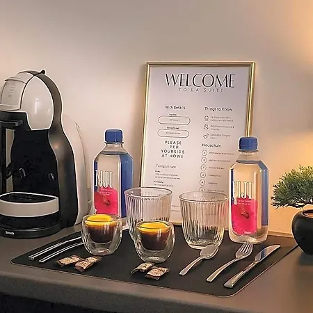 La - Self Check-in Hotel