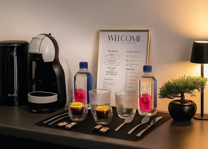 La - Self Check-in Hotel *