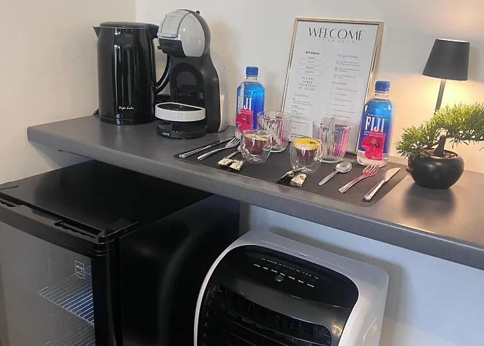 La - Self Check-in Hotel