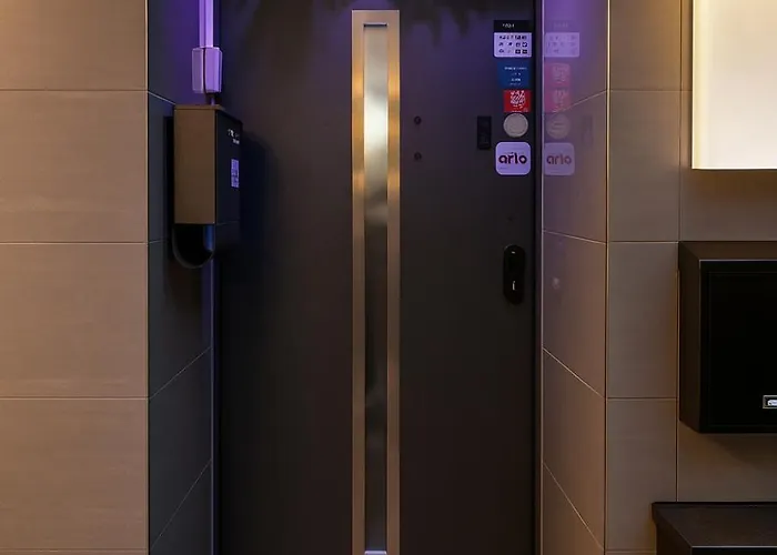 Hotel La - Self Check-in